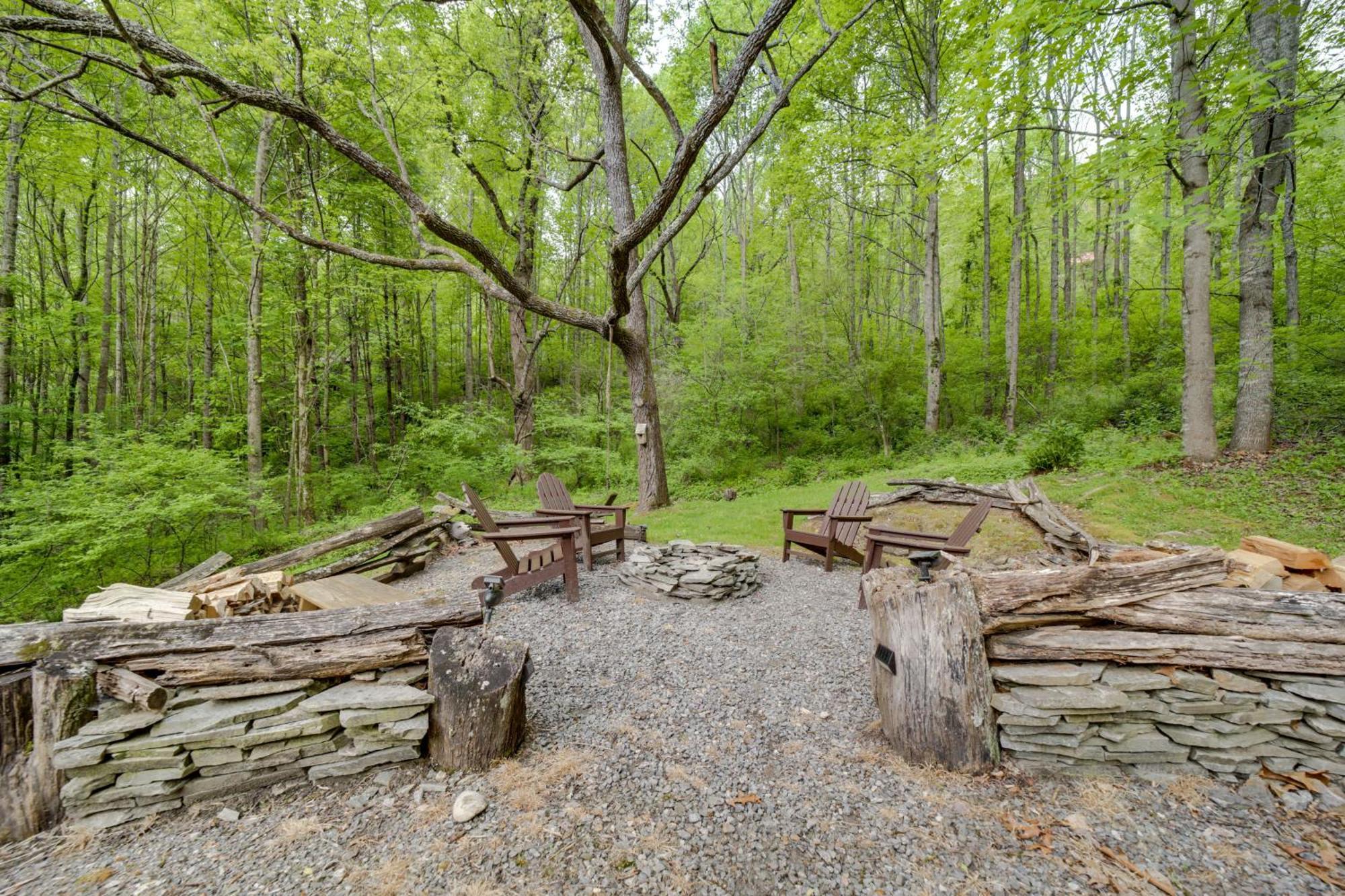 ウェインズビル Peaceful Smoky Mountain Cabin With Deck And Fire Pit!ヴィラ エクステリア 写真