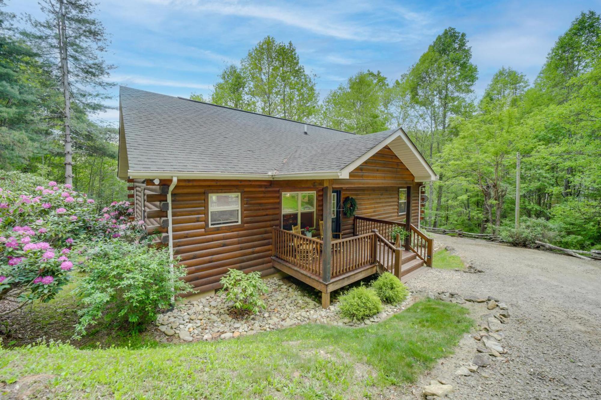 ウェインズビル Peaceful Smoky Mountain Cabin With Deck And Fire Pit!ヴィラ エクステリア 写真