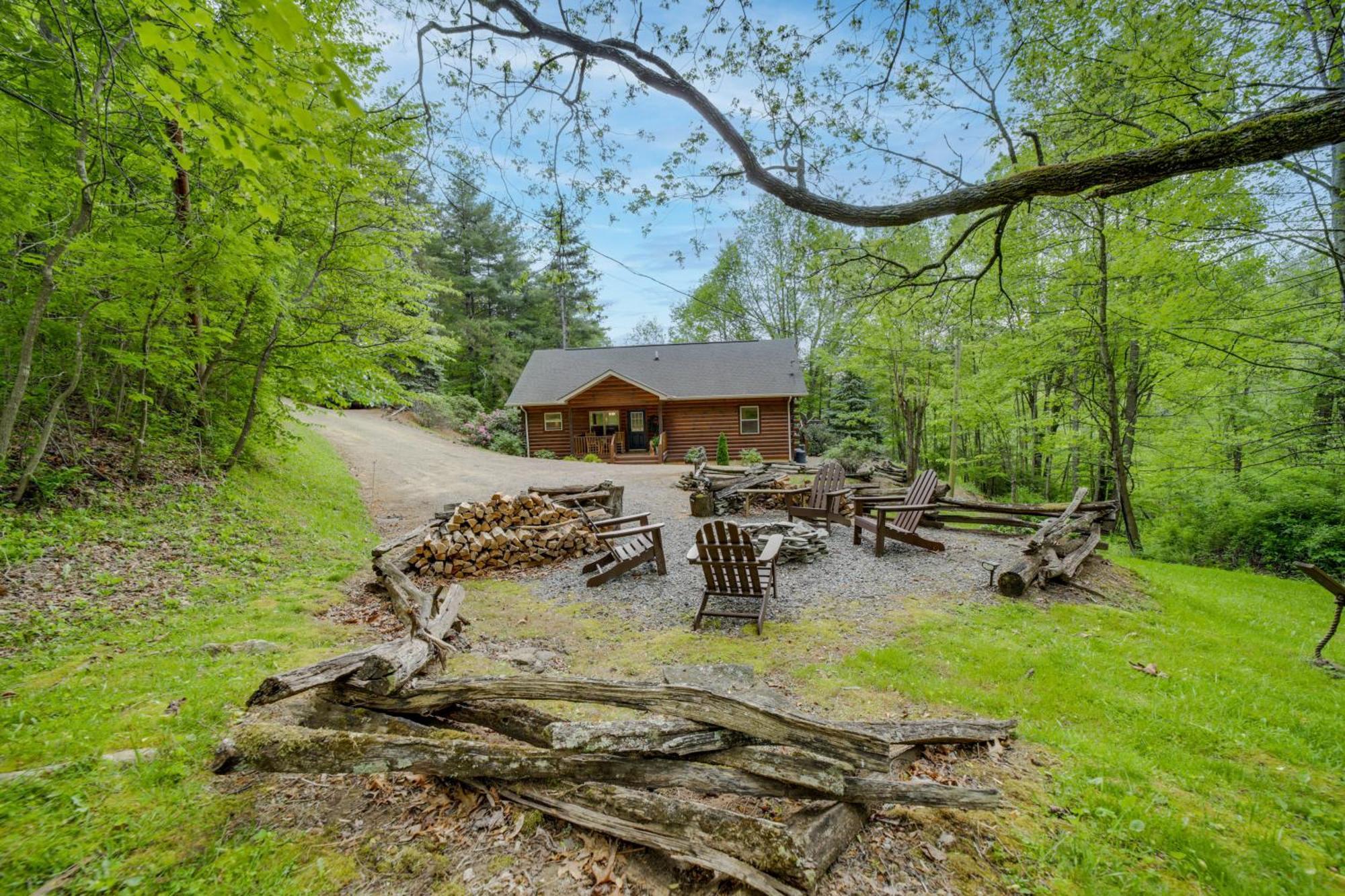 ウェインズビル Peaceful Smoky Mountain Cabin With Deck And Fire Pit!ヴィラ エクステリア 写真